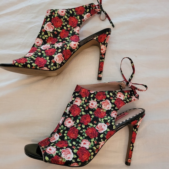 Betsey Johnson Rexie Heels in Rose Floral Peep toe Mules Booties Sz 10 - Picture 2 of 7